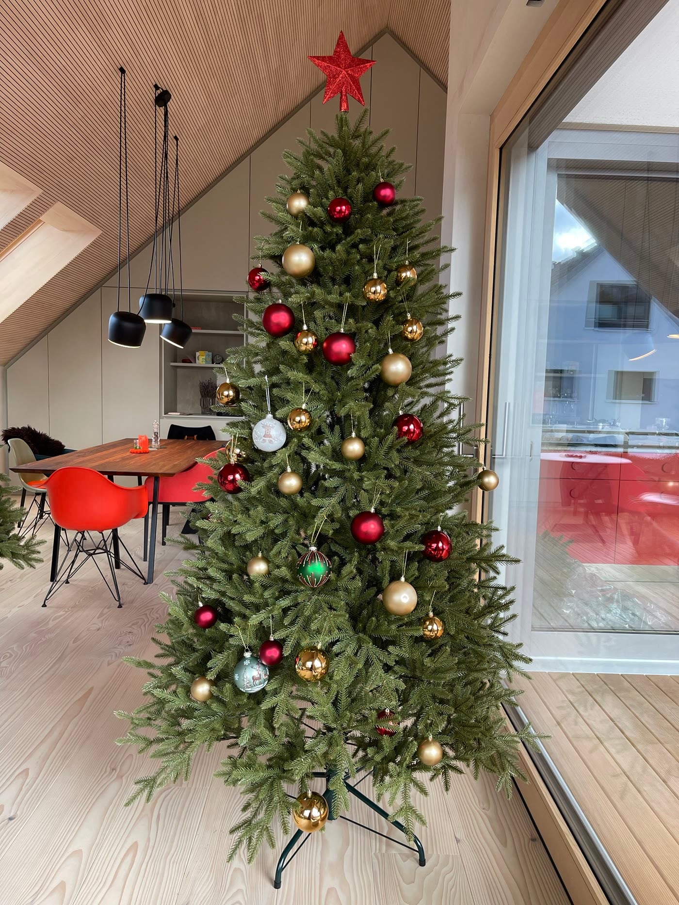A decorated Casapino tree